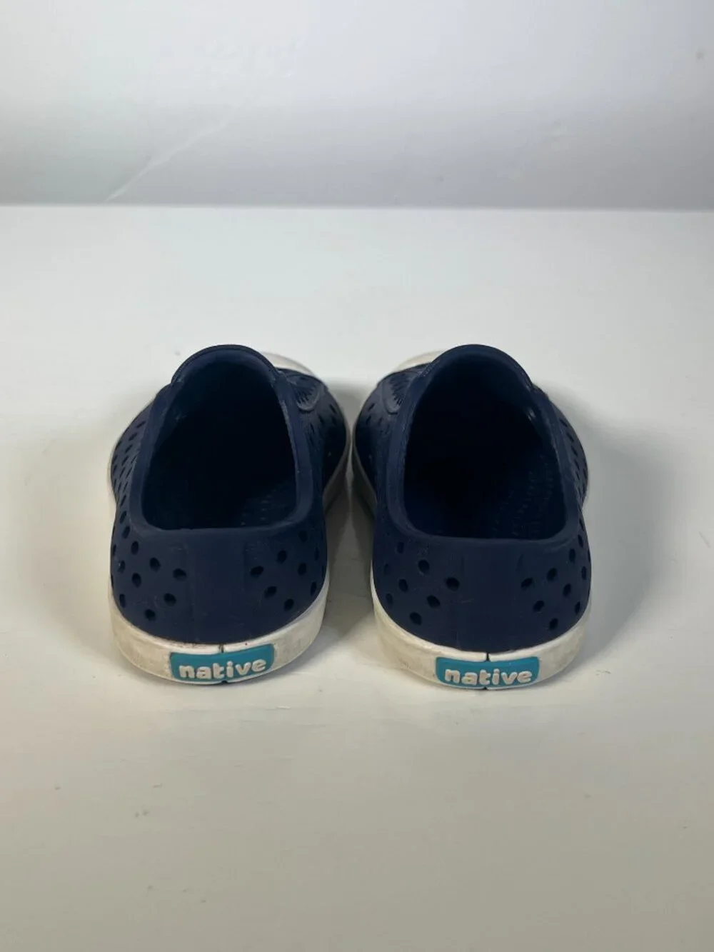 Native Jefferson Sneaker Unisex Toddler C4 Navy Blue White Water Shoes